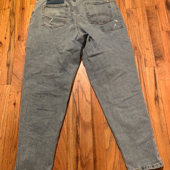 Macy’s INC patched Jeans - Picture 2 of 3